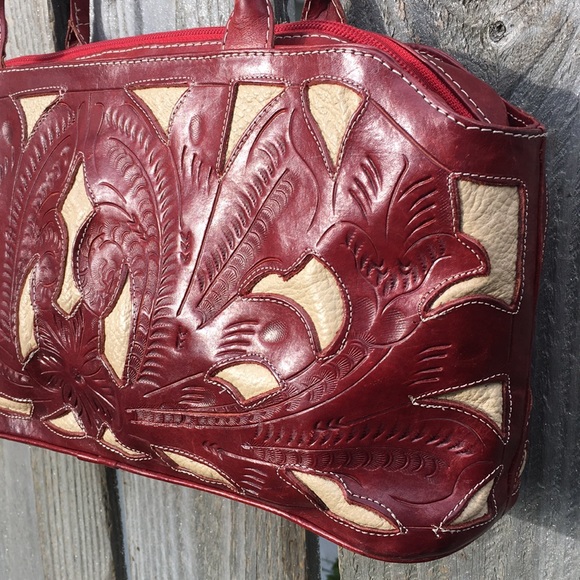 Red leather floral LEADERS IN LEATHER handbag - Picture 5 of 12